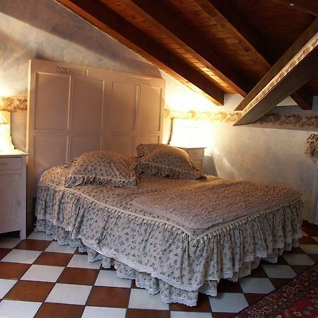 B And B Della Mimosa Дезенцано-дель-Гарда Экстерьер фото