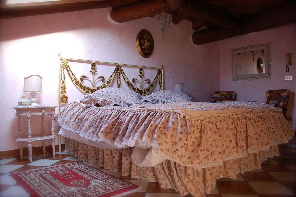 B And B Della Mimosa Дезенцано-дель-Гарда Экстерьер фото
